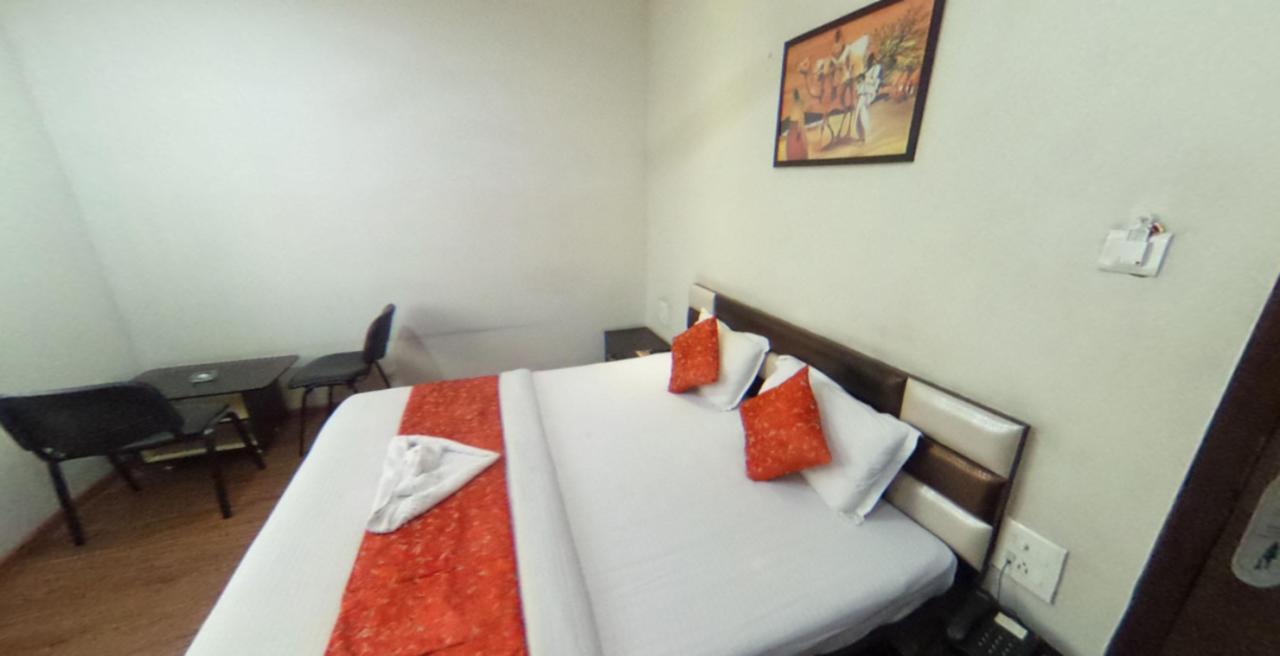 Hotel Pink Pearl Raigarh 외부 사진