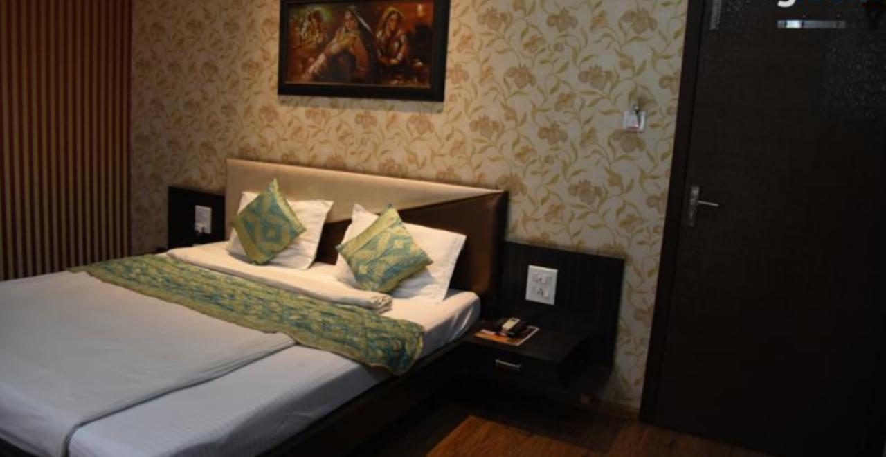 Hotel Pink Pearl Raigarh 외부 사진