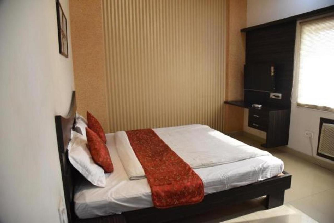 Hotel Pink Pearl Raigarh 외부 사진